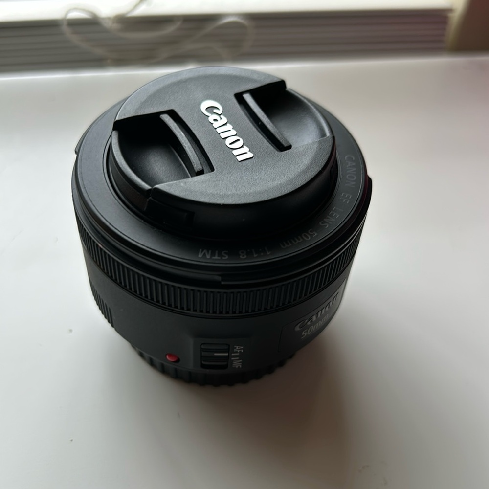 Canon ef lens 50 mm
